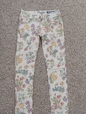 Miss Me Floral Print Skinny Jeans - Cream Background Size 26